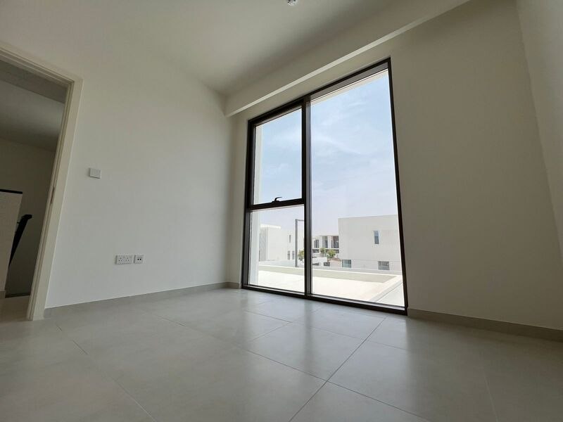 الصورة 12 من 23