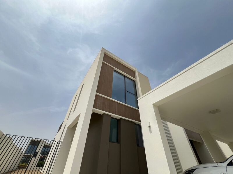 الصورة 1 من 23