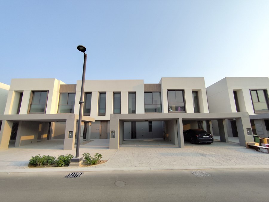 الصورة 2 من 25