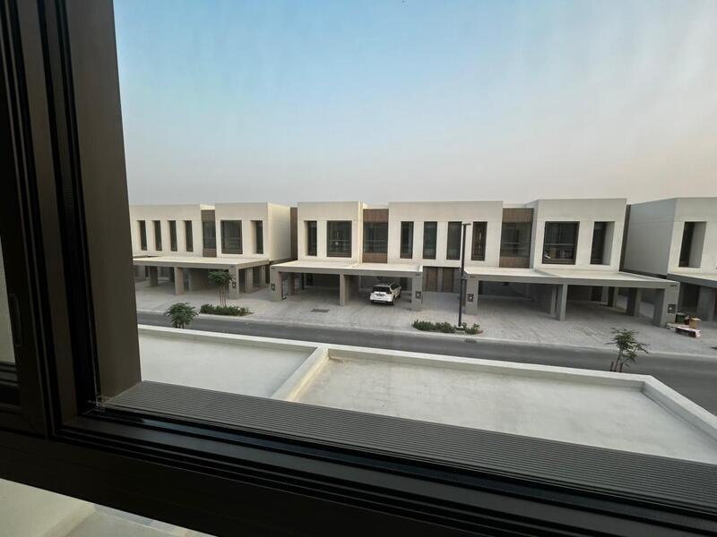 الصورة 12 من 12