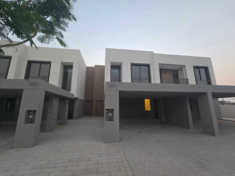 الصورة 1 من 12