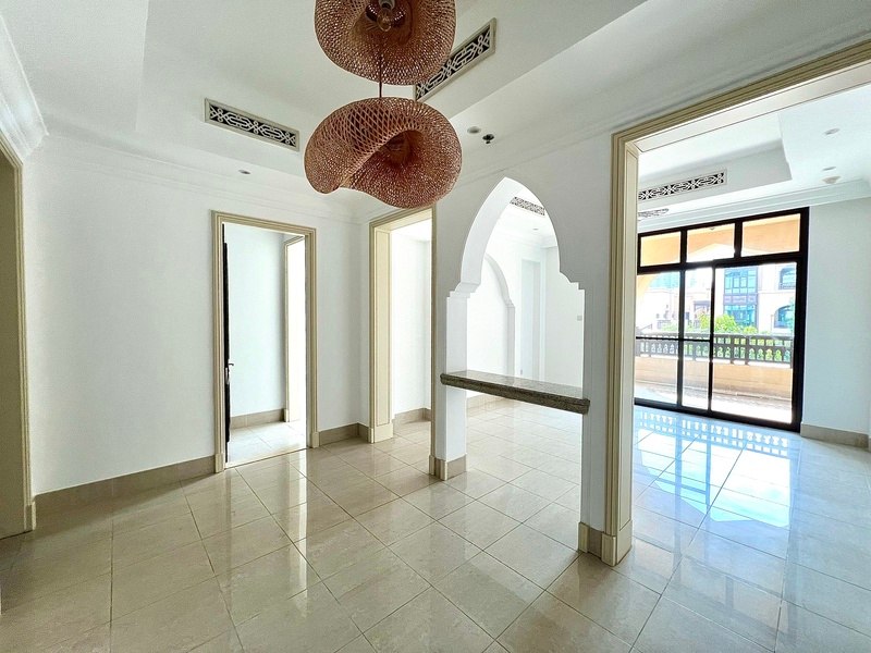 الصورة 2 من 12